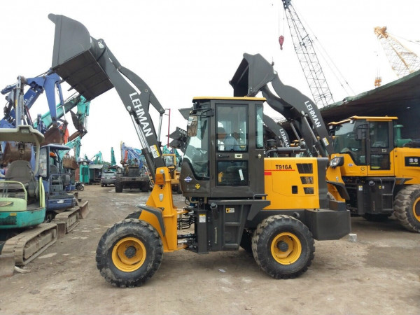 Which small loader manufacturer is better